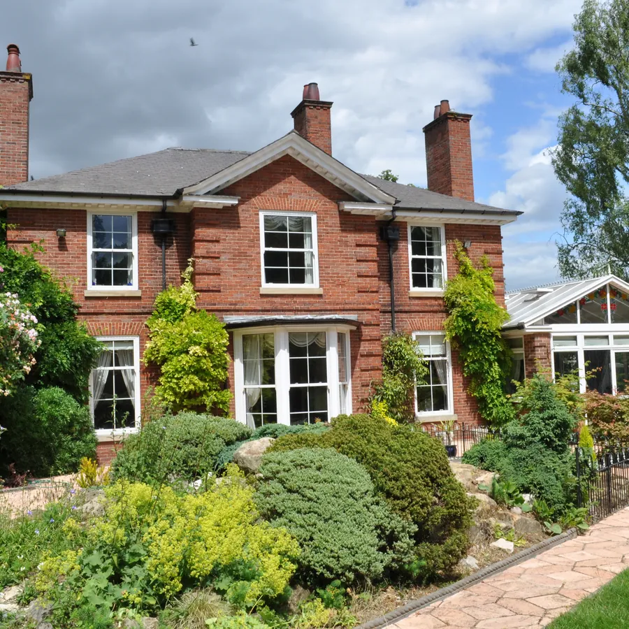 Lean-To Winchmore Hill